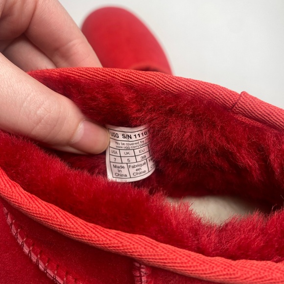 UGG® Classic Ultra Mini Boot - Picture 8 of 8